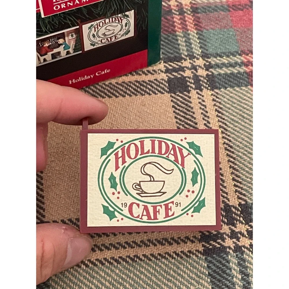 Hallmark Ornament Holiday Cafe‎ 1991 Matchbox Memories Red Green Excellent Boxed